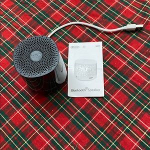 Bluetooth mini speaker sounds great gently used